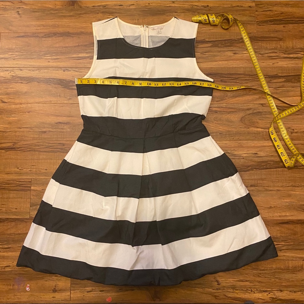 GAP Navy and White Stripped Dress with pockets - Picture 3 of 8
